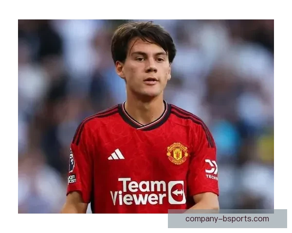 佩利斯特里告别曼联正式转投帕纳辛奈科斯开启希腊豪门新征程