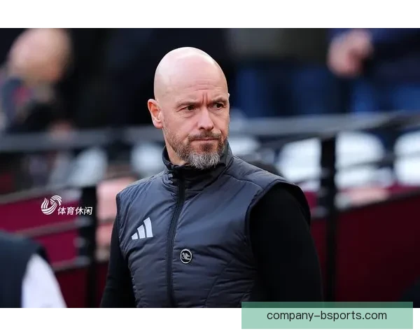 曼联正式宣布范尼加盟担任助理教练，重返老特拉福德辅佐滕哈赫