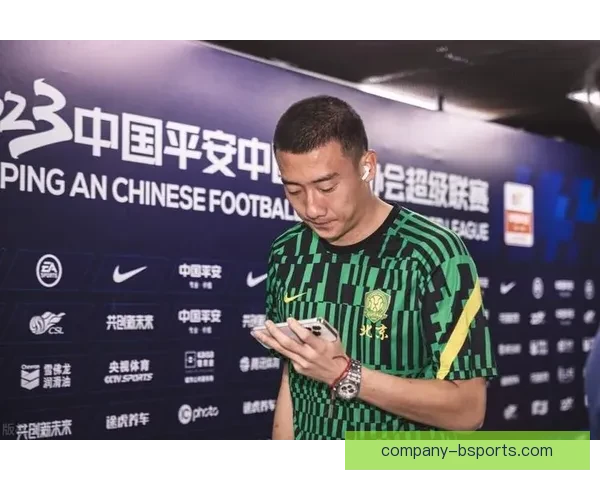 韩佳奇凭借优异表现重夺国安首发位置成功超越侯森成主力门将
